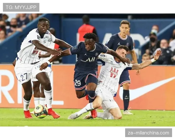 巴黎圣日耳曼欧战短板问题持续显现，对赛季争冠进程形成制约